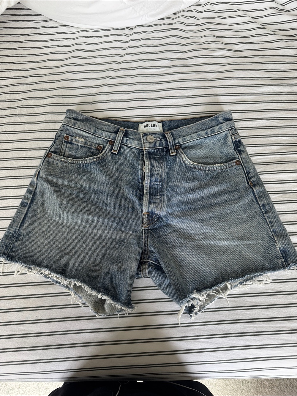 Agolde Women's Vintage Wash Raw Hem Jean Shorts in Blue